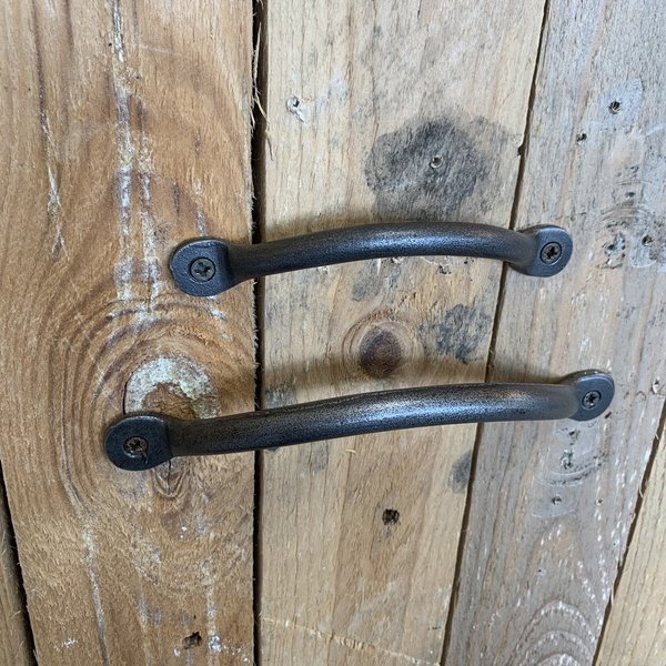 slanted bow handles