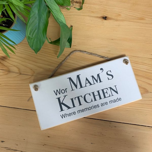 'Wor Mam's Kitchen' sign
