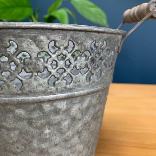 Decorative planter bucket